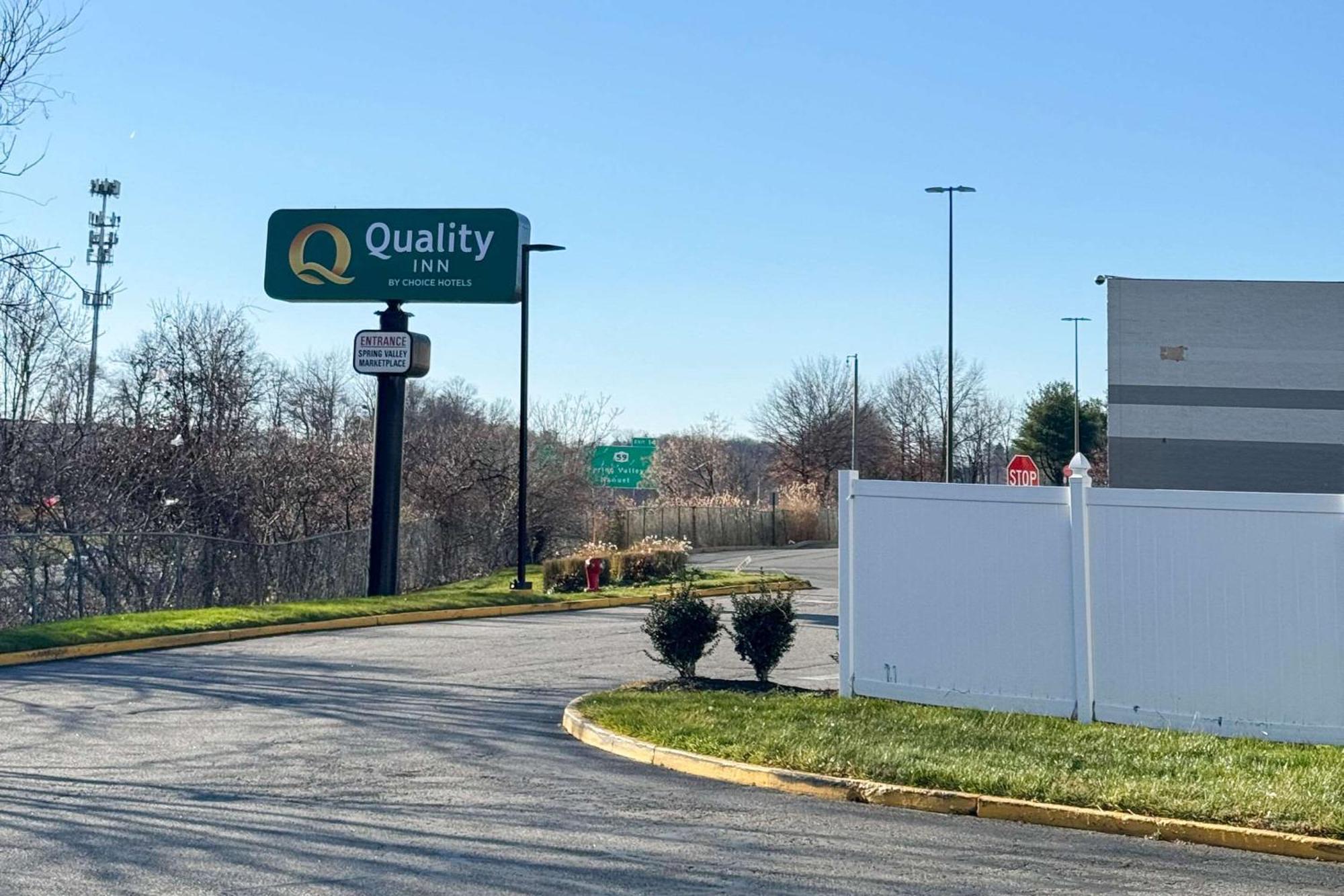 Quality Inn Spring Valley - Nanuet Zewnętrze zdjęcie